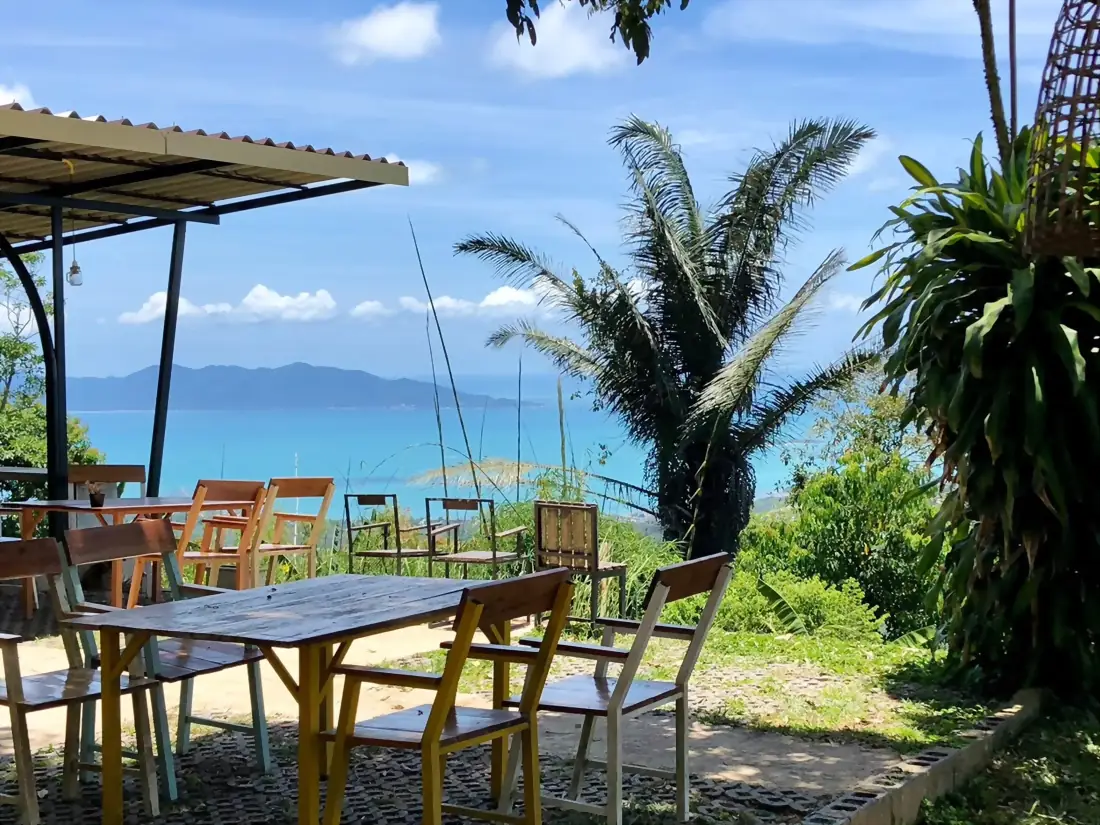 Terrasse du restaurant panoramique avec vue sur la mer, tour quad Koh Samui